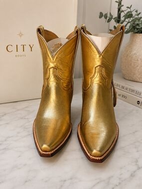 CITY Metallic Gold Western Cowboy Boots – Statement Boots